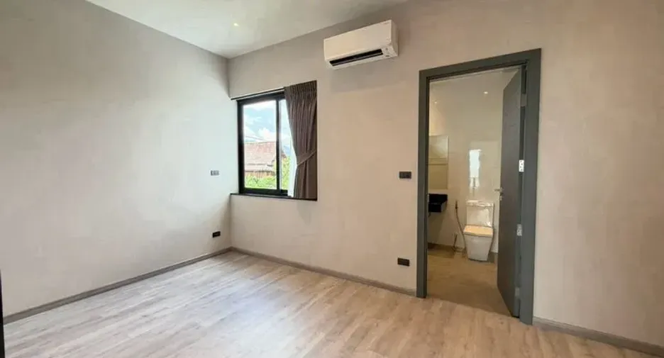 For sale 4 bedrooms villa in Hang Dong, Chiang Mai