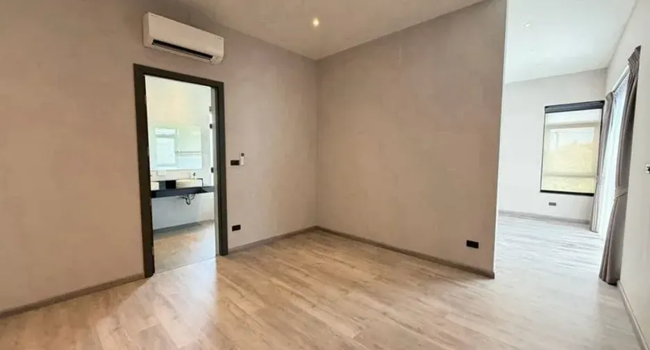 For sale 4 bedrooms villa in Hang Dong, Chiang Mai