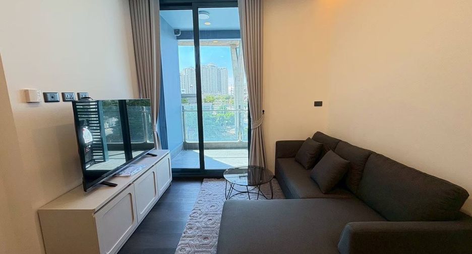 For rent 2 bedrooms condo in Yan Nawa, Bangkok