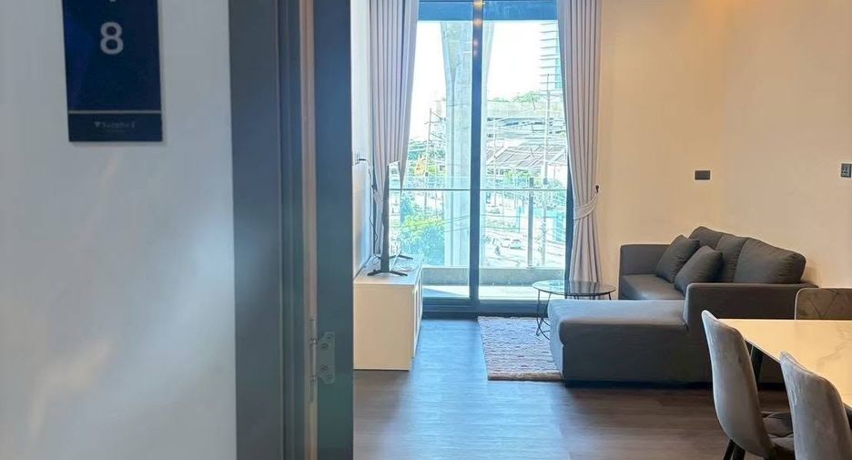 For rent 2 bedrooms condo in Yan Nawa, Bangkok