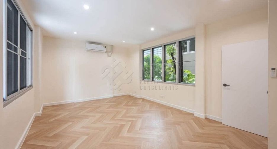 For rent and for sale 5 bedrooms house in Din Daeng, Bangkok