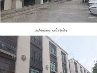 For sale 3 bedrooms retail Space in Wang Thonglang, Bangkok