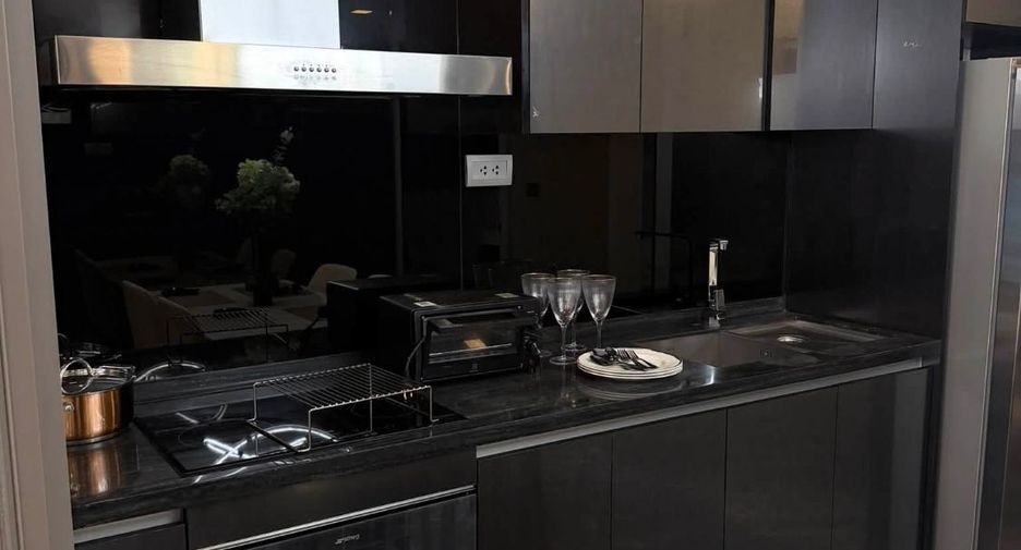 For rent 3 bedrooms condo in Watthana, Bangkok