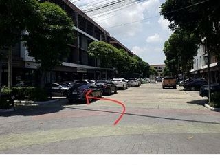 For sale 1 bed retail Space in Prawet, Bangkok