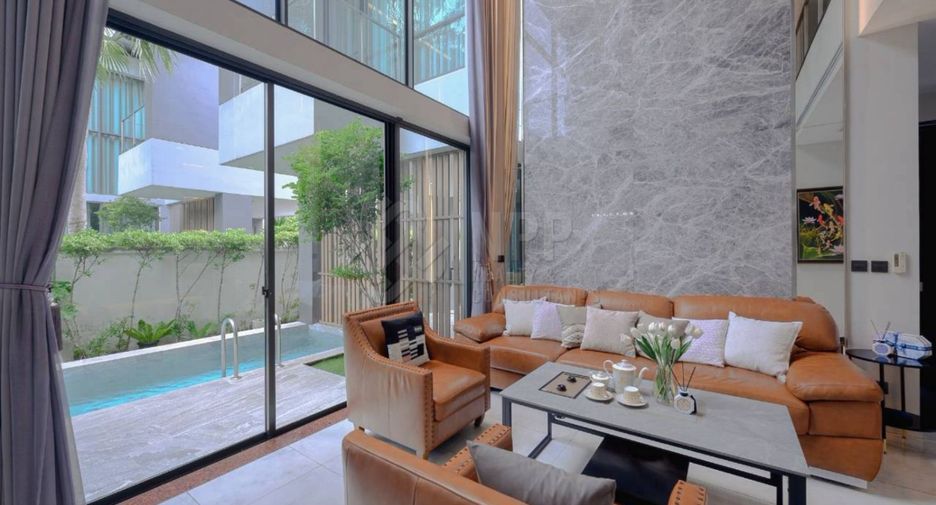 For sale 4 bedrooms house in Wang Thonglang, Bangkok
