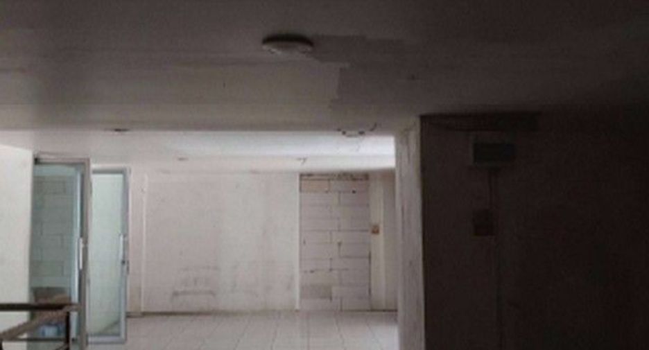 For sale 6 bedrooms retail Space in Lat Krabang, Bangkok