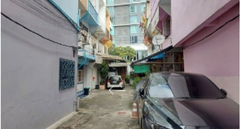 For sale 2 bedrooms retail Space in Bang Phlat, Bangkok