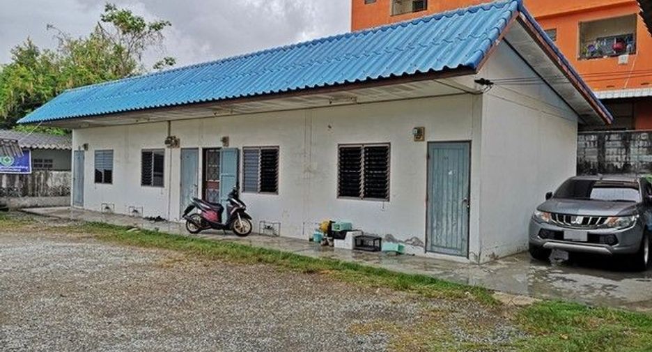 À vendre 13 chambres maison à Ban Bueng, Chonburi