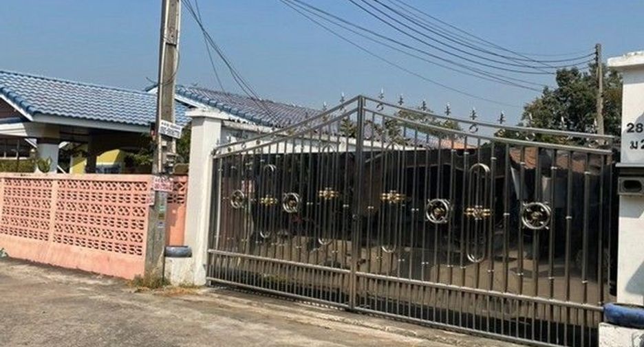 À vendre 1 chambre maison à Ban Bueng, Chonburi