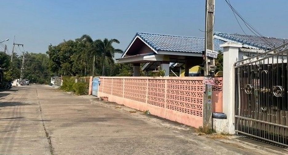 À vendre 1 chambre maison à Ban Bueng, Chonburi