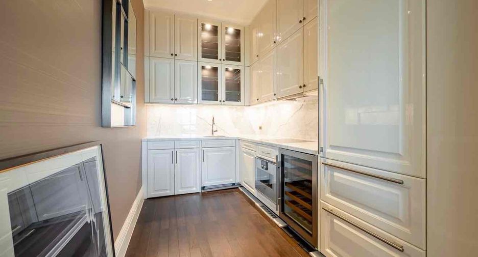 For rent 2 bedrooms condo in Pathum Wan, Bangkok