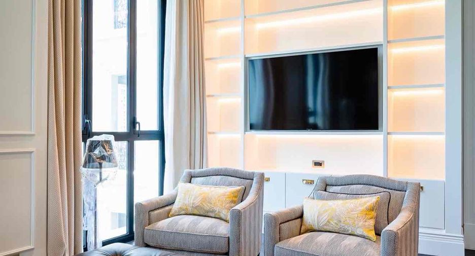 For rent 2 bedrooms condo in Pathum Wan, Bangkok