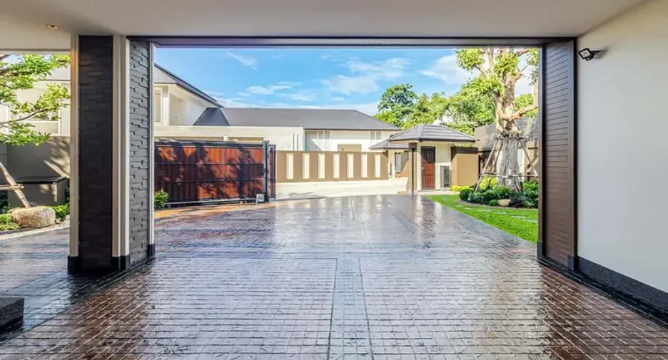 For sale 4 bedrooms villa in Mueang Chiang Mai, Chiang Mai