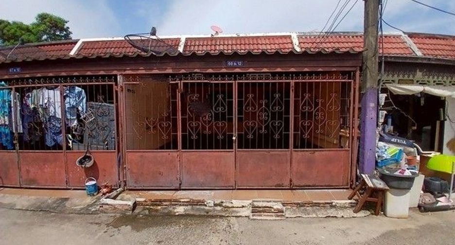Reihenhaus zum Kauf mit 1 Zimmer in Ban Bueng, Chonburi