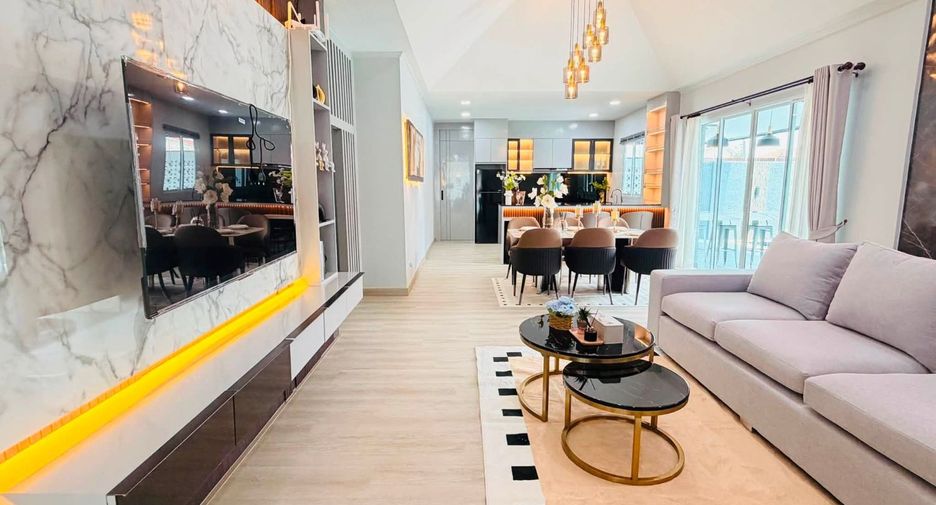 For sale 4 bedrooms villa in Bang Lamung, Chonburi