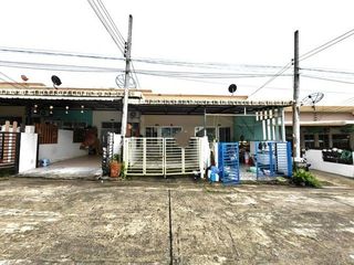 For sale 2 bedrooms townhouse in Ban Bueng, Chonburi