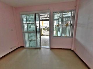 For sale 2 bedrooms townhouse in Ban Bueng, Chonburi