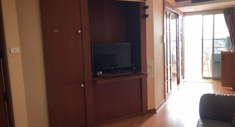 For rent 1 bed condo in Khlong Toei, Bangkok