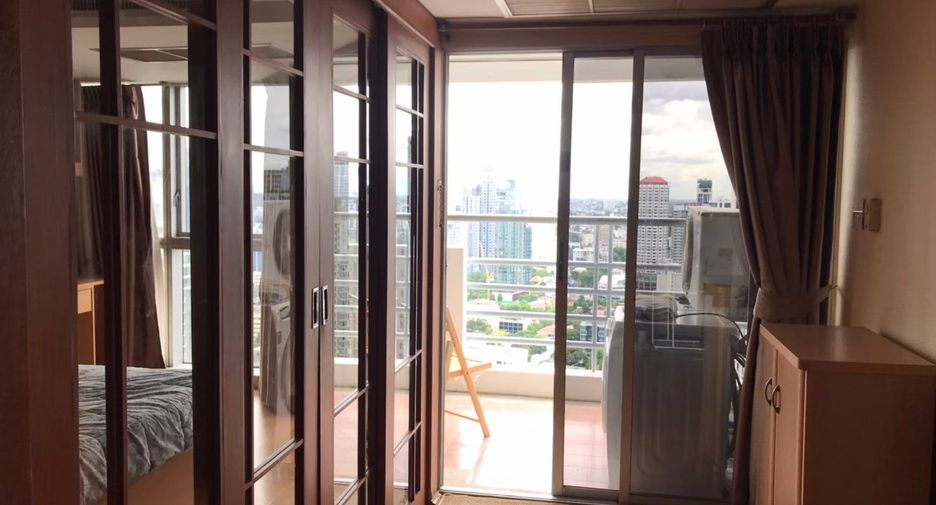 For rent 1 bed condo in Khlong Toei, Bangkok