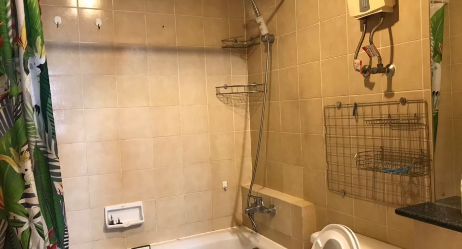For rent 1 bed condo in Khlong Toei, Bangkok