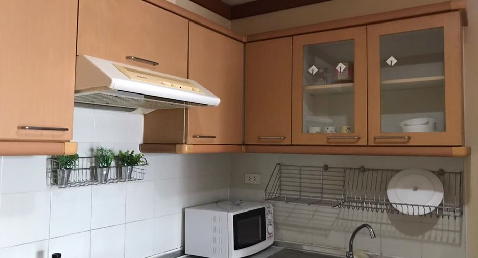 For rent 1 bed condo in Khlong Toei, Bangkok