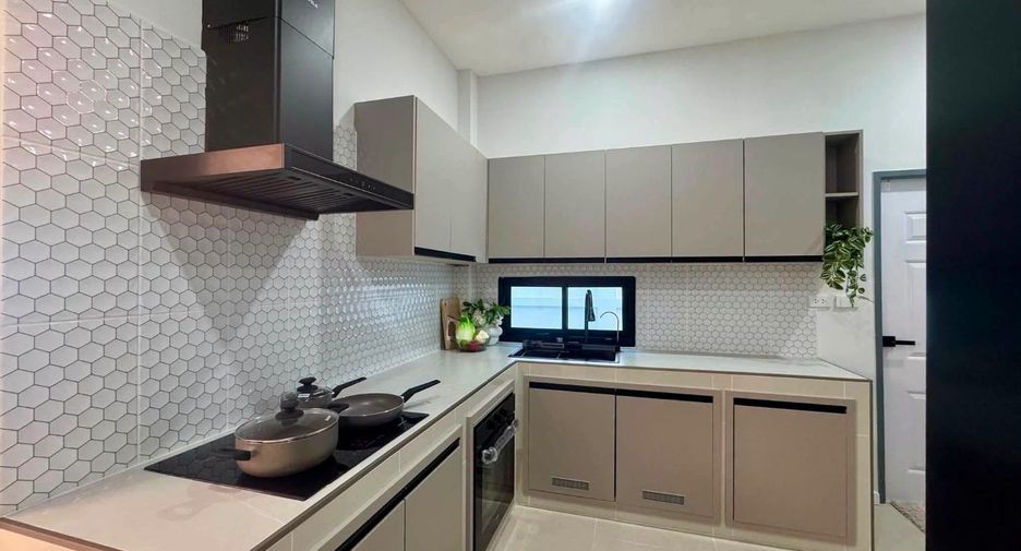 À vendre 3 chambres villa à Bang Lamung, Chonburi