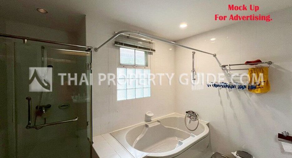 For rent 5 bedrooms house in Pak Kret, Nonthaburi