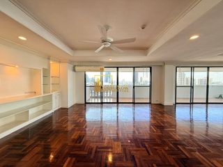 For rent 5 bedrooms apartment in Khlong Toei, Bangkok