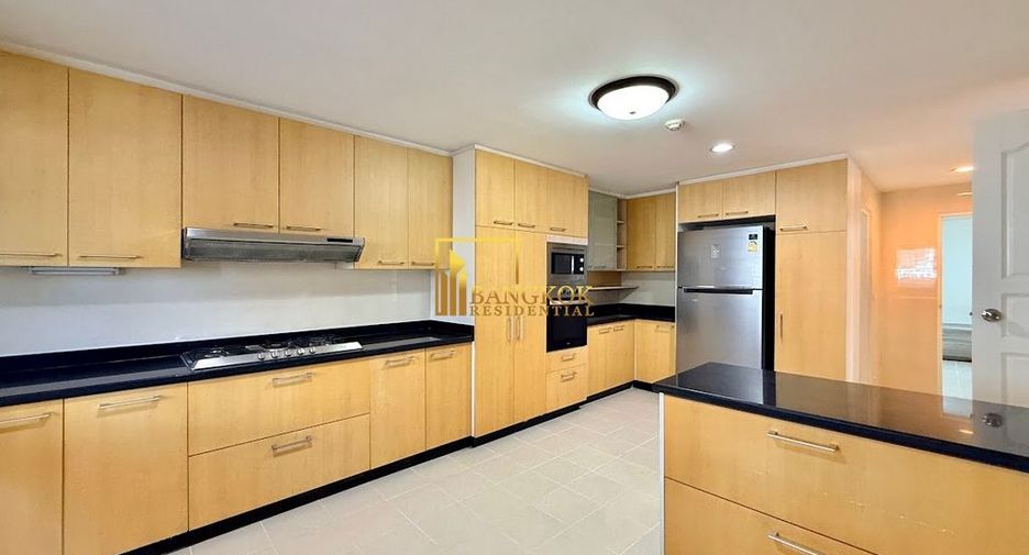 For rent 5 bedrooms apartment in Khlong Toei, Bangkok