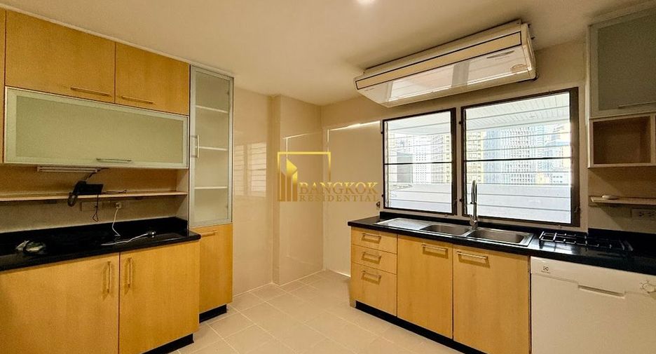 For rent 5 bedrooms apartment in Khlong Toei, Bangkok