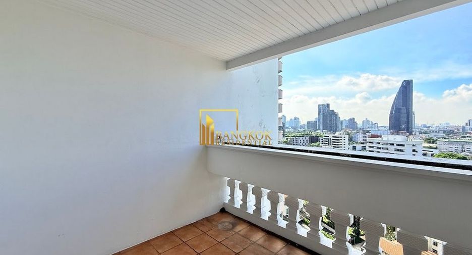 For rent 5 bedrooms apartment in Khlong Toei, Bangkok