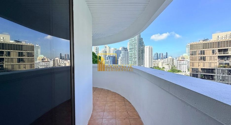 For rent 5 bedrooms apartment in Khlong Toei, Bangkok