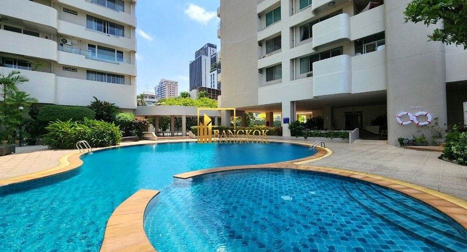 For rent 3 bedrooms condo in Watthana, Bangkok