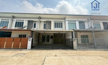 For sale 3 bedrooms townhouse in Sai Mai, Bangkok