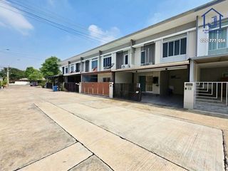 For sale 3 bedrooms townhouse in Sai Mai, Bangkok