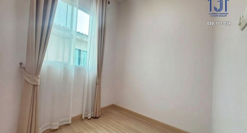 For sale 3 bedrooms townhouse in Sai Mai, Bangkok