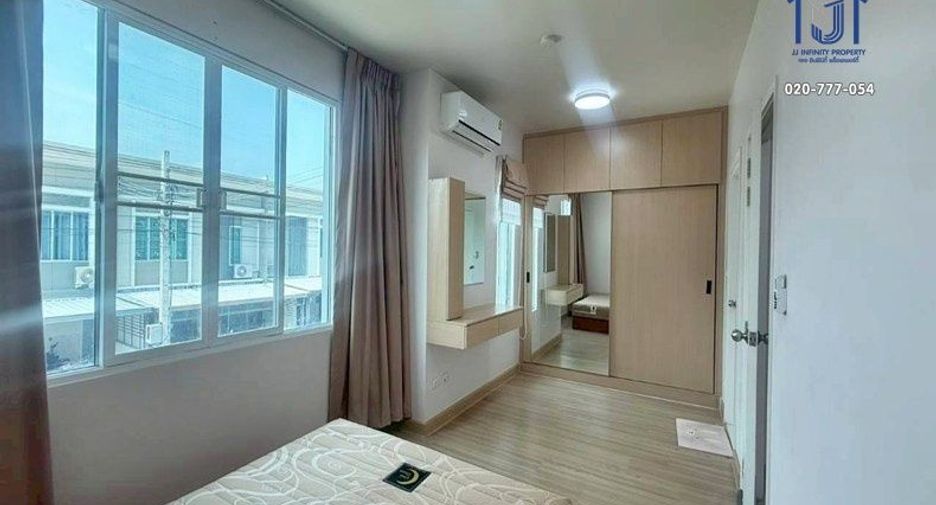 For sale 3 bedrooms townhouse in Sai Mai, Bangkok
