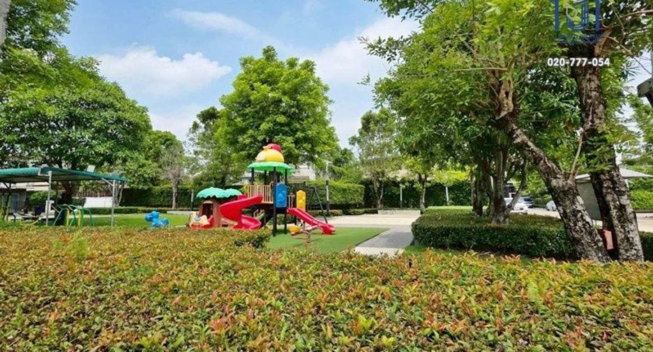 For sale 3 bedrooms townhouse in Sai Mai, Bangkok