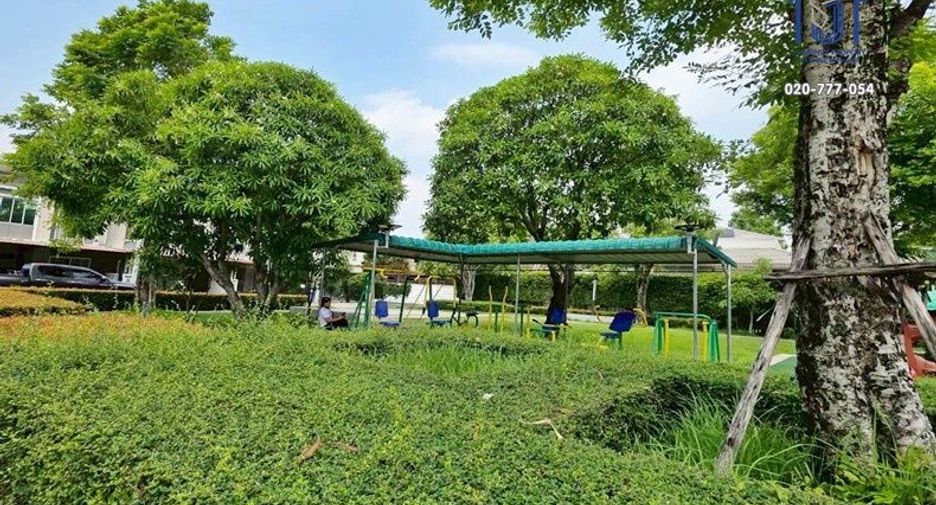 For sale 3 bedrooms townhouse in Sai Mai, Bangkok