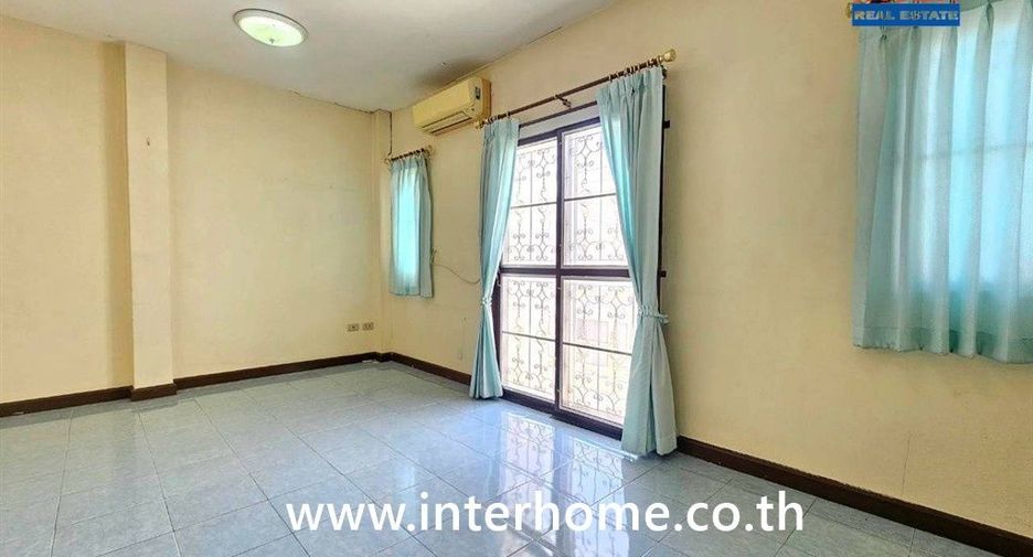 For sale 3 bedrooms townhouse in Thanyaburi, Pathum Thani