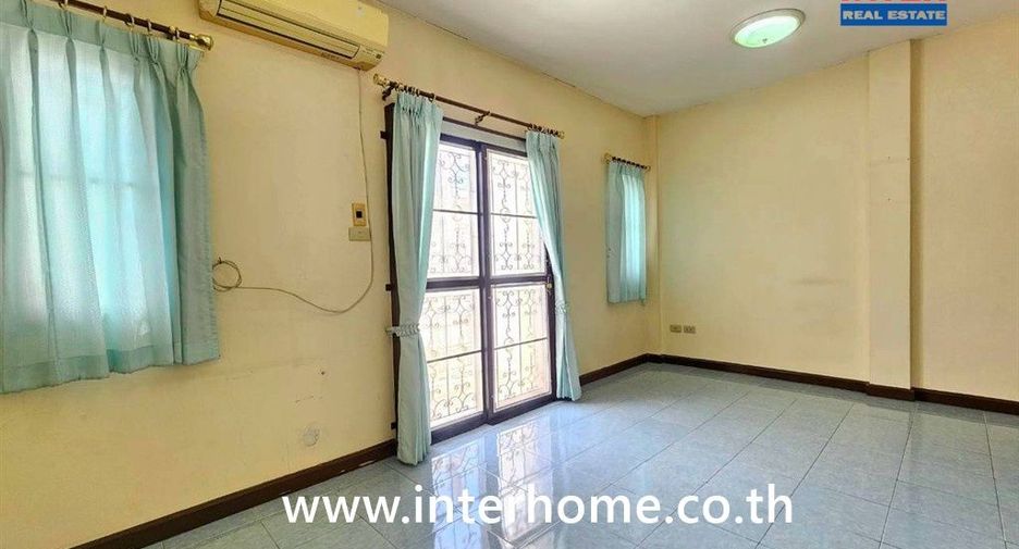 For sale 3 bedrooms townhouse in Thanyaburi, Pathum Thani