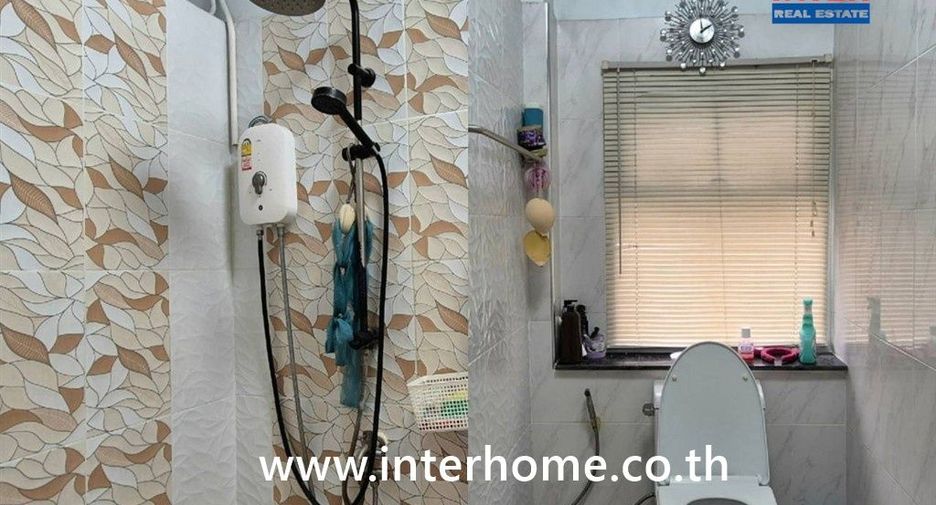 For sale 3 bedrooms retail Space in Bang Bon, Bangkok