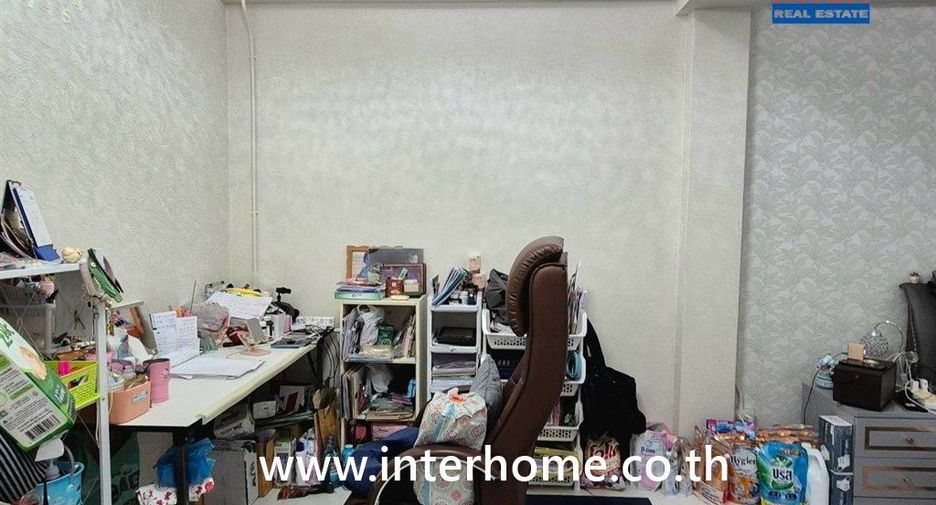 For sale 3 bedrooms retail Space in Bang Bon, Bangkok