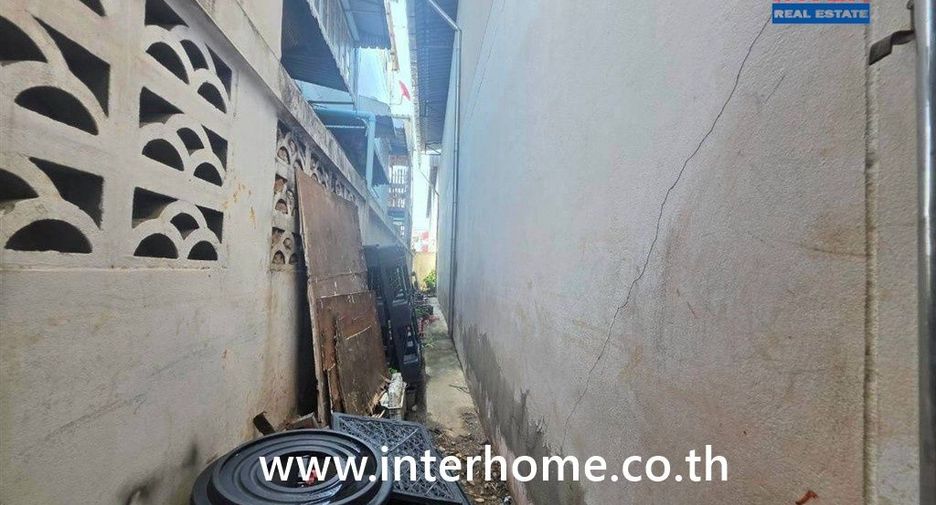 For sale warehouse in Mueang Pathum Thani, Pathum Thani