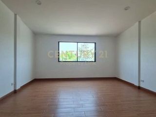 For sale 4 bedrooms townhouse in Din Daeng, Bangkok
