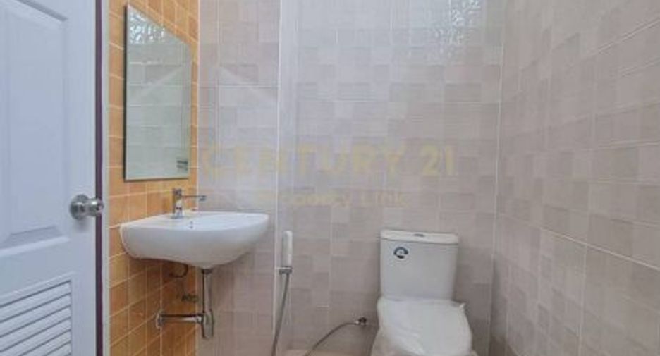 For sale 4 bedrooms townhouse in Din Daeng, Bangkok