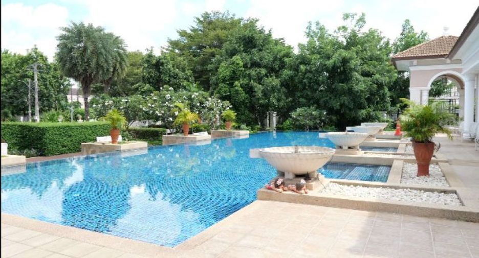 For sale 3 bedrooms townhouse in Phasi Charoen, Bangkok