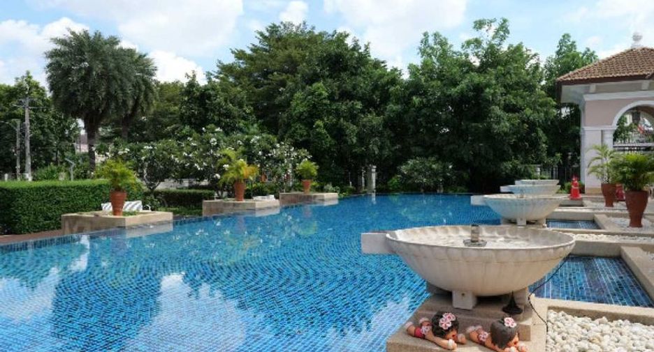 For sale 3 bedrooms townhouse in Phasi Charoen, Bangkok