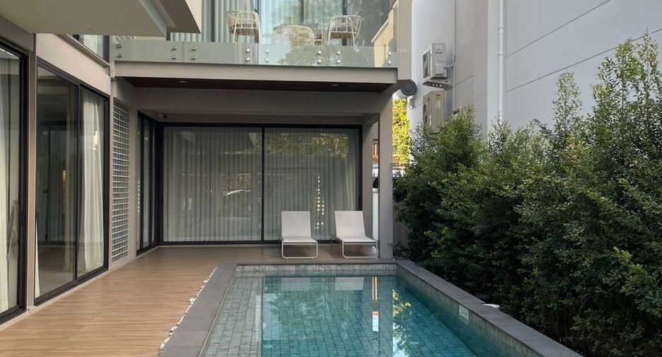 For rent and for sale 4 bedrooms house in San Kamphaeng, Chiang Mai