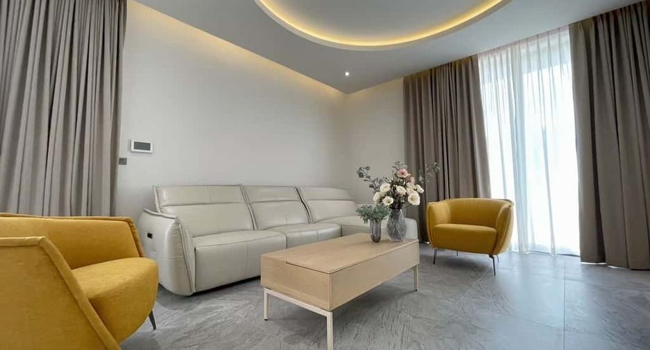 For rent and for sale 4 bedrooms house in San Kamphaeng, Chiang Mai